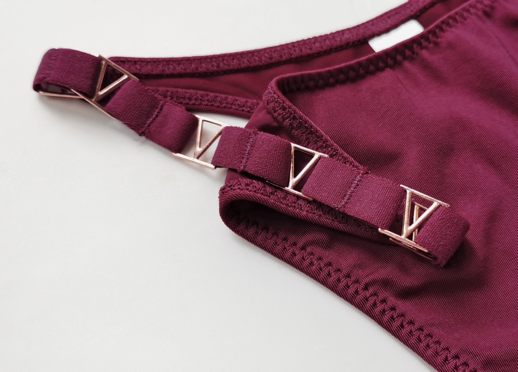 JIYUE Sculpting Half-Cover Hipster - Sexy Metallic G-String