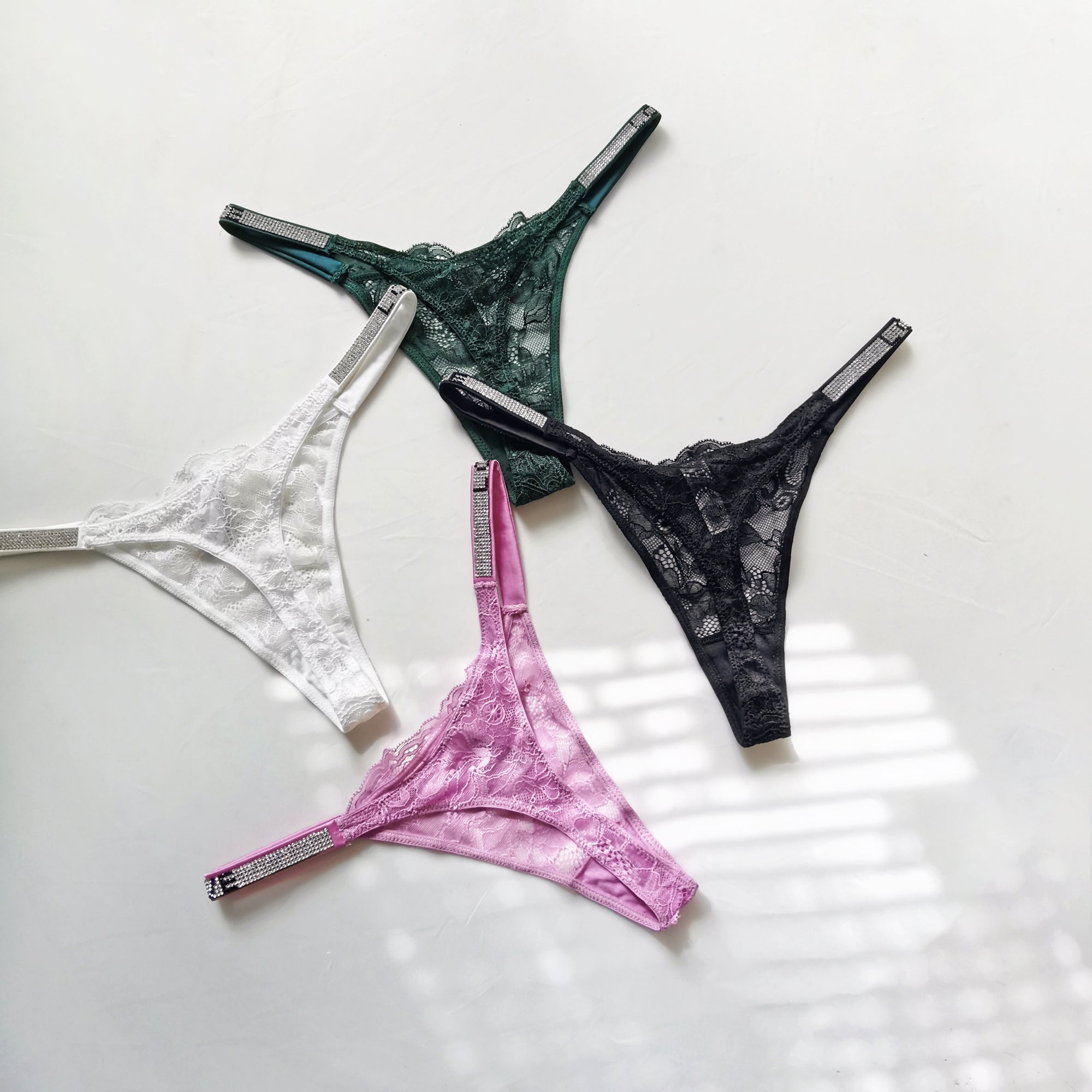 YIJUE Sexy Lace Underwear High-Cut Brief Thong