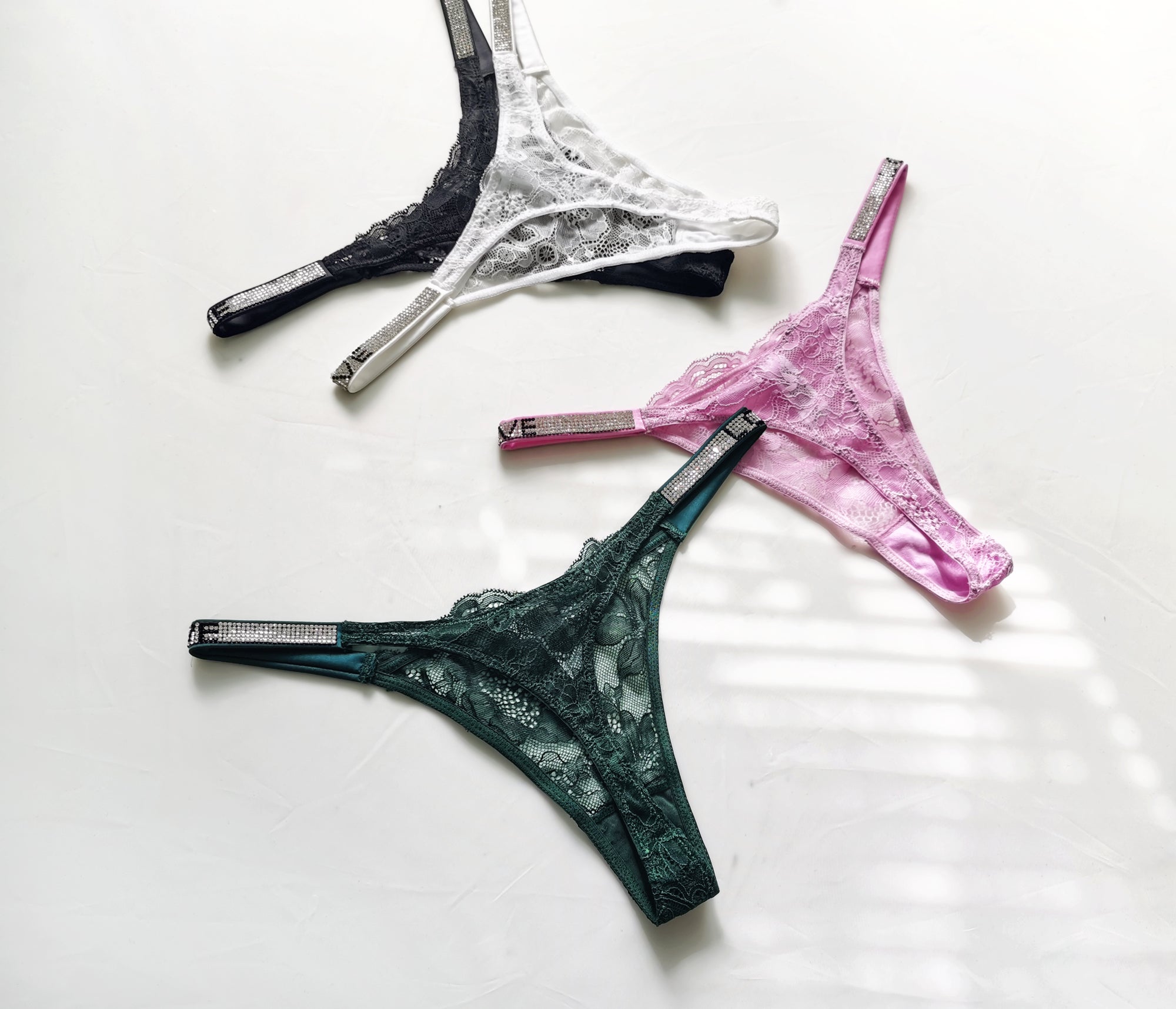 YIJUE Sexy Lace Underwear High-Cut Brief Thong