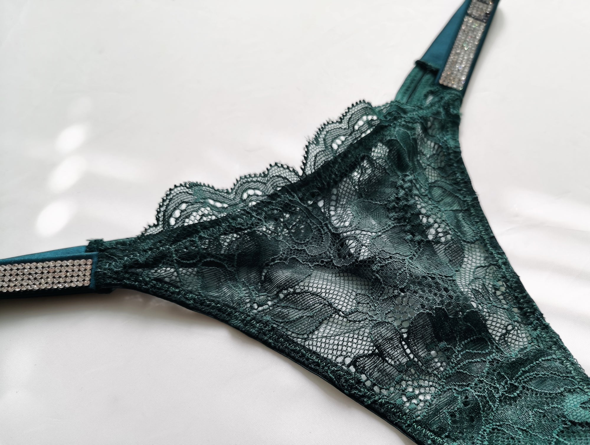 YIJUE Sexy Lace Underwear High-Cut Brief Thong