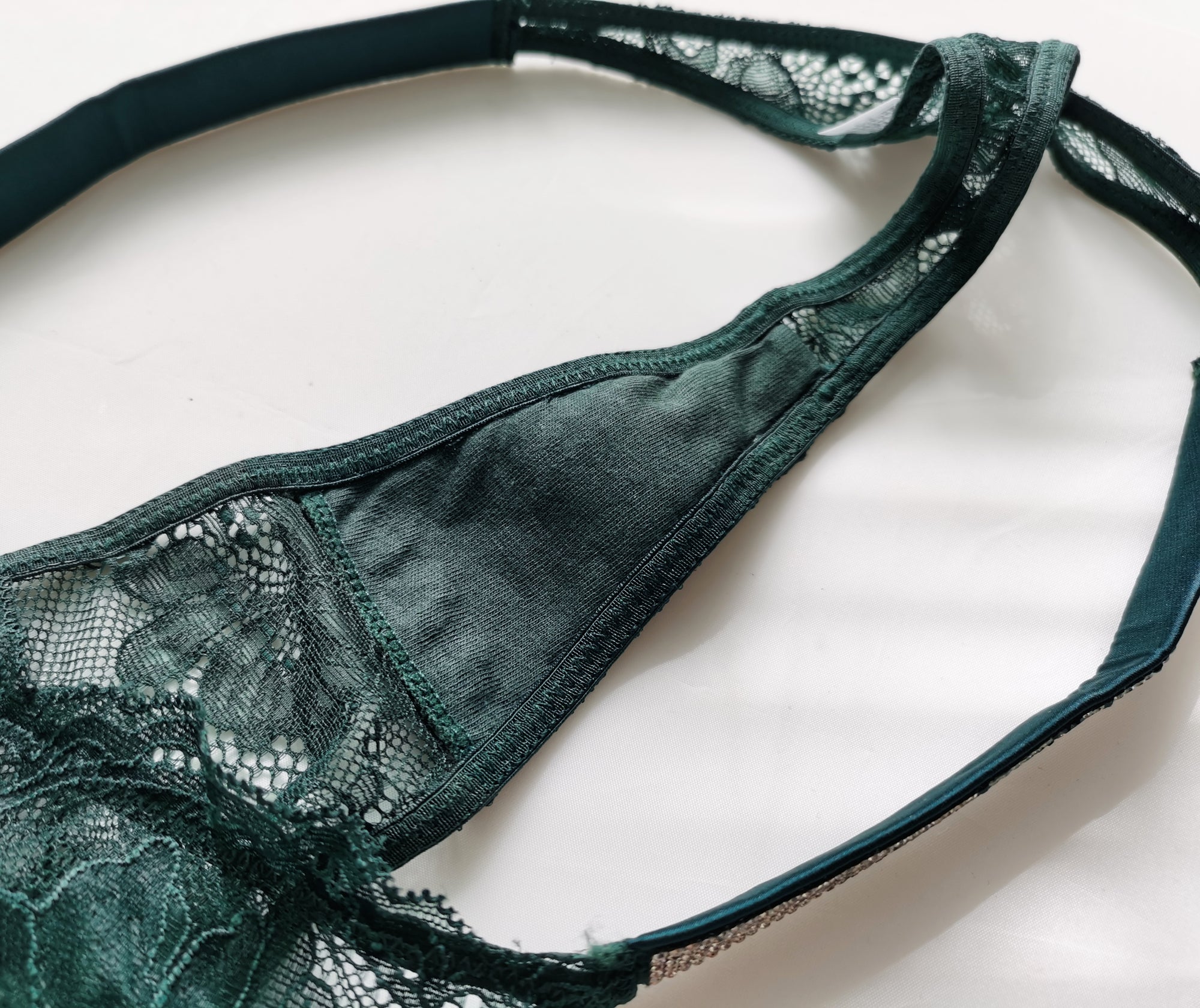 YIJUE Sexy Lace Underwear High-Cut Brief Thong