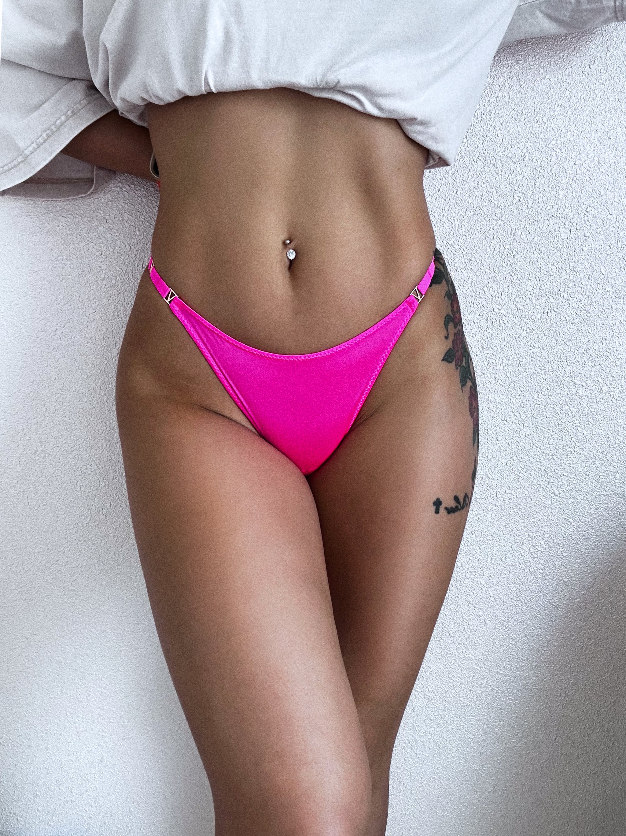 JIYUE Sculpting Half-Cover Hipster - Sexy Metallic G-String