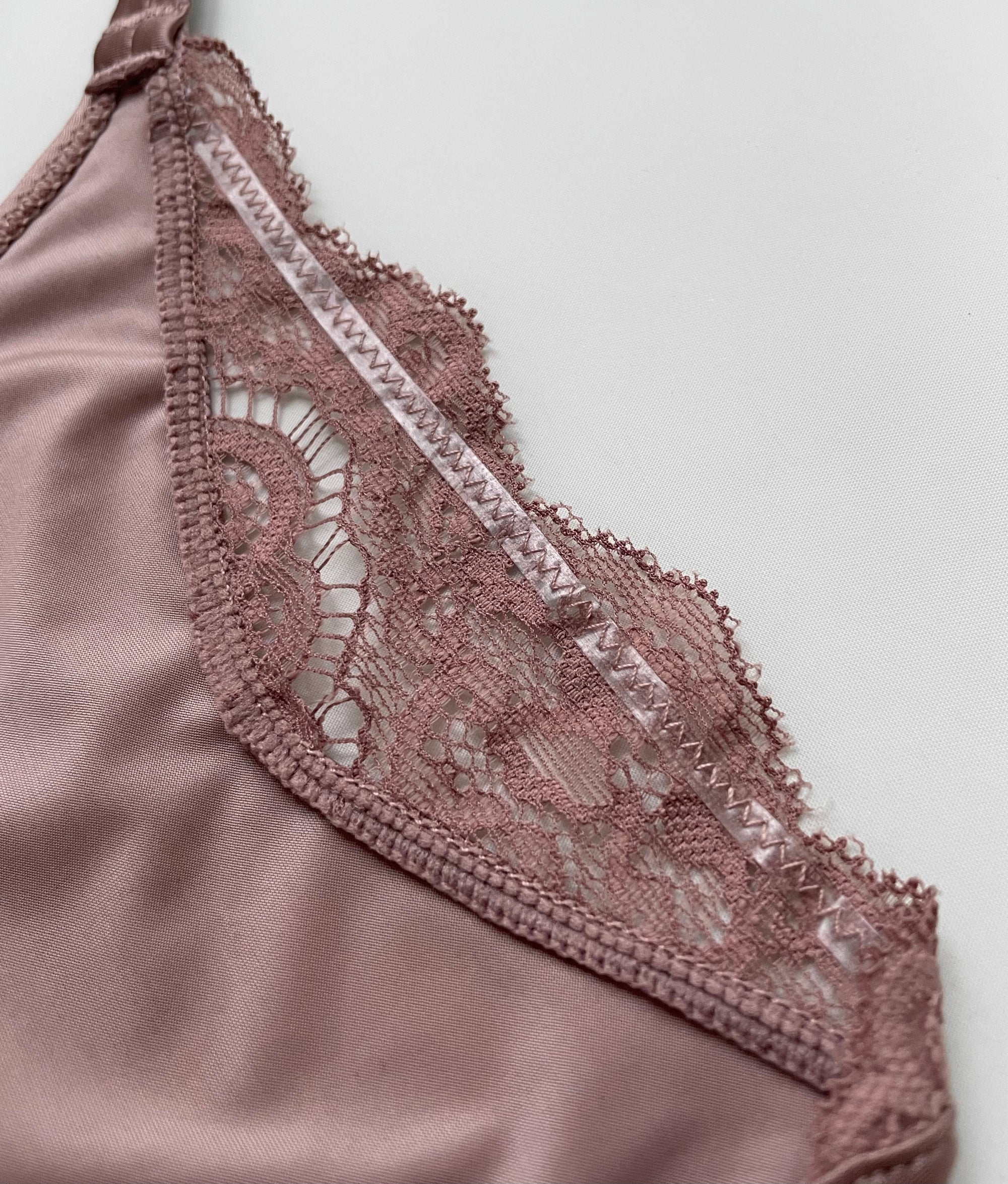 JIYUE High-Waist Metal Ring Lace Panty - Adjustable & Sculpting